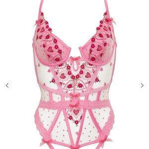 New “For love and lemons” !!! teddy, Can be used as a top, it’s beautiful!